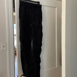 Light weight joggers